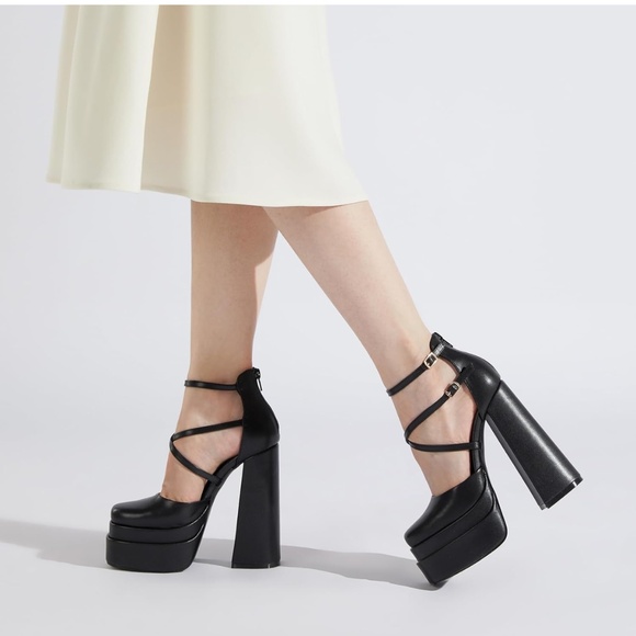 Black Heels - Picture 4 of 5